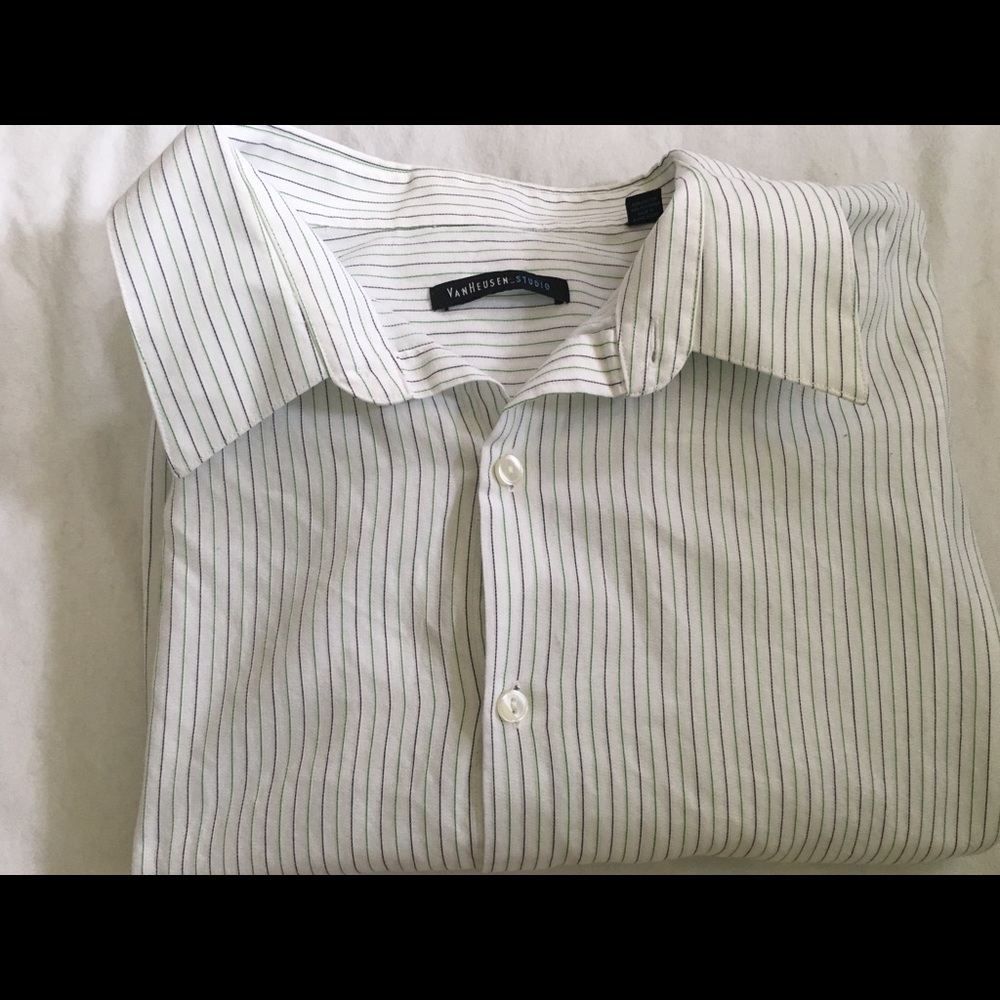 Men’s van heusen studio dress shirt
